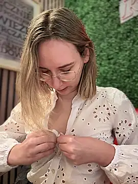 The Snowwhitee online show from 01-14-25, 09:24