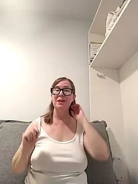 Snapshot of SweetandNaughty1 chatting on 10-27-25, 09:19 SweetandNaughty1 online show from 10-27-25, 09:19