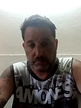 Snapshot of Reload_033 chatting on 02-27-26, 11:10 Reload 033 online show from 02-27-26, 11:10