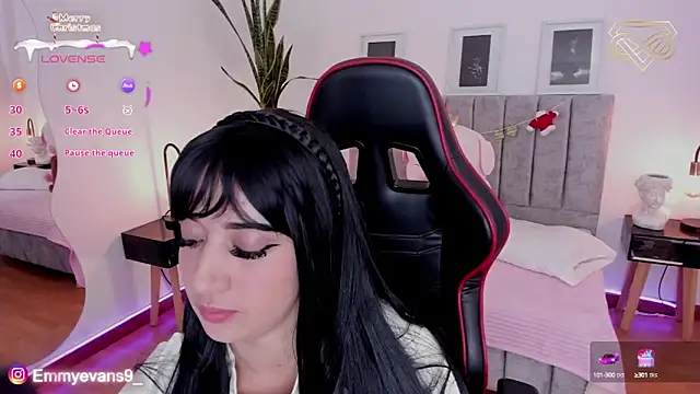 EmmyEvans1 online show from 12-23-24, 07:20