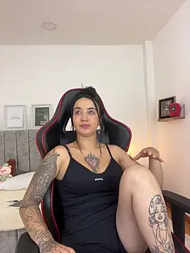 EmmyEvans1 online show from 03-05-25, 12:05