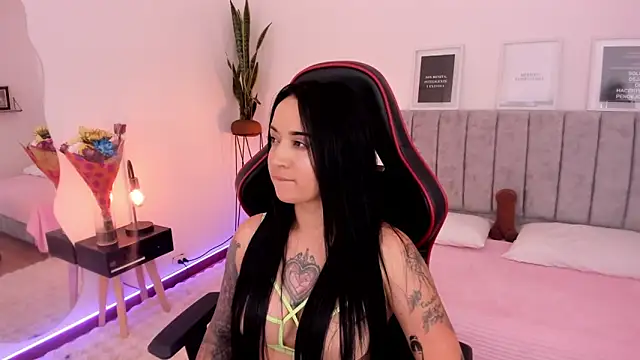 EmmyEvans1 online show from 03-12-25, 07:49