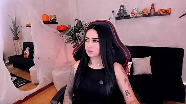 EmmyEvans1 online show from 10-11-25, 07:34