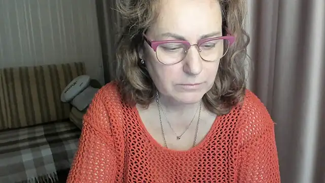 lauraoven online show from 01-11-25, 09:26