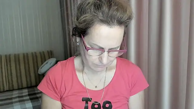 lauraoven online show from 01-12-25, 08:57