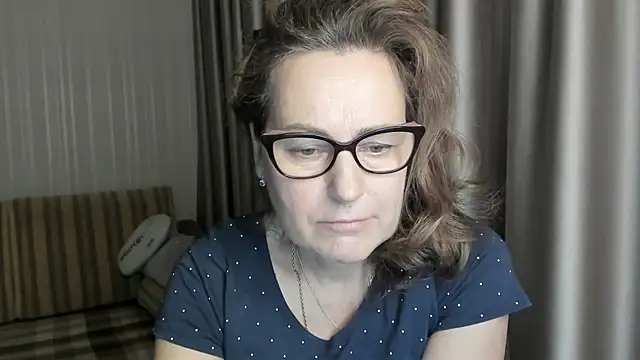 lauraoven online show from 01-17-25, 04:26