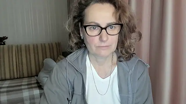 lauraoven online show from 02-05-25, 07:29