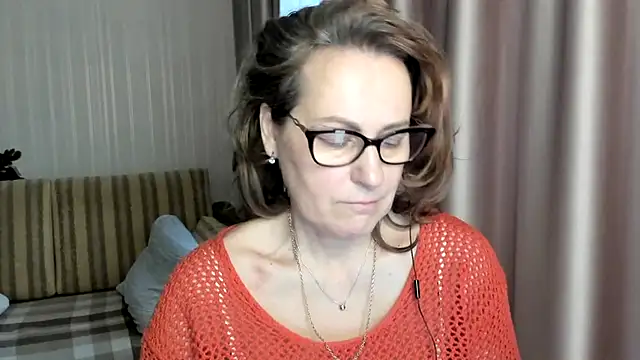 lauraoven online show from 02-09-25, 08:11