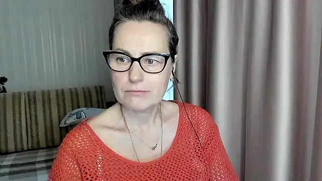 lauraoven online show from 02-10-25, 07:26