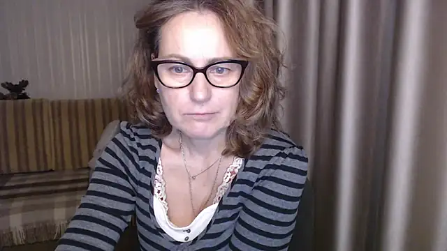 lauraoven online show from 02-12-25, 06:19