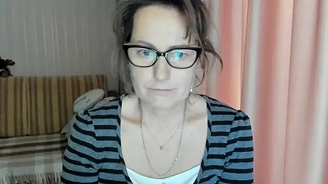 lauraoven online show from 02-20-25, 01:19