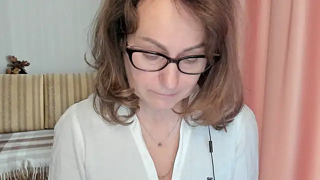 lauraoven online show from 02-25-25, 01:28