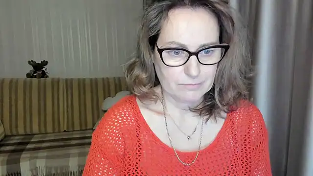 lauraoven online show from 03-02-25, 04:42