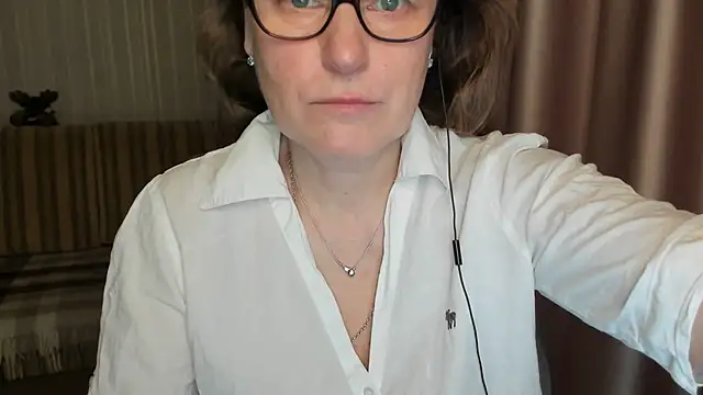 lauraoven online show from 03-06-25, 07:25