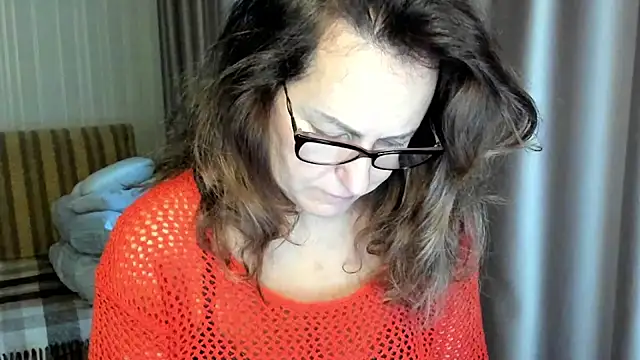 lauraoven online show from 11-05-25, 07:52