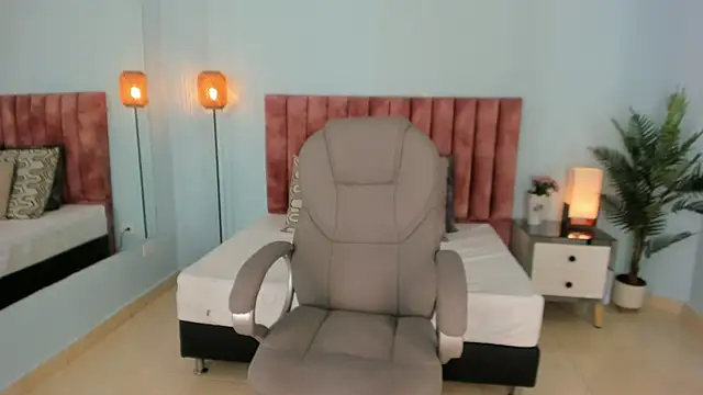 tati saldarriaga online show from 02-05-26, 02:22