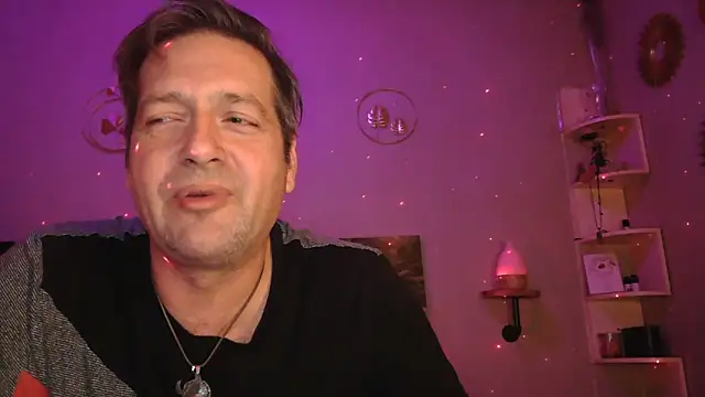 Snapshot of matrikes1 chatting on 01-18-25, 08:09 matrikes1 online show from 01-18-25, 08:09