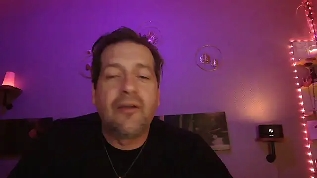 Snapshot of matrikes1 chatting on 02-07-25, 06:56 matrikes1 online show from 02-07-25, 06:56