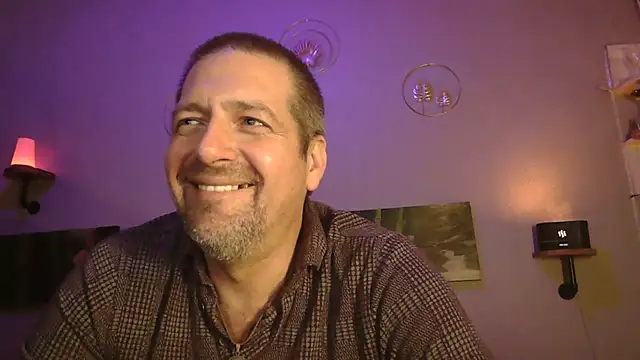 Snapshot of matrikes1 chatting on 02-24-25, 06:47 matrikes1 online show from 02-24-25, 06:47