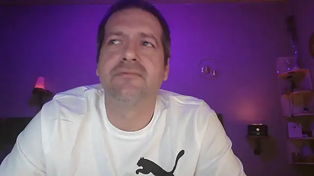 Snapshot of matrikes1 chatting on 03-17-25, 08:09 matrikes1 online show from 03-17-25, 08:09