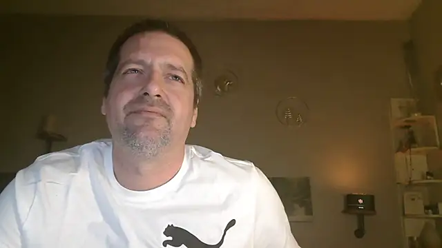 Snapshot of matrikes1 chatting on 03-18-25, 07:10 matrikes1 online show from 03-18-25, 07:10