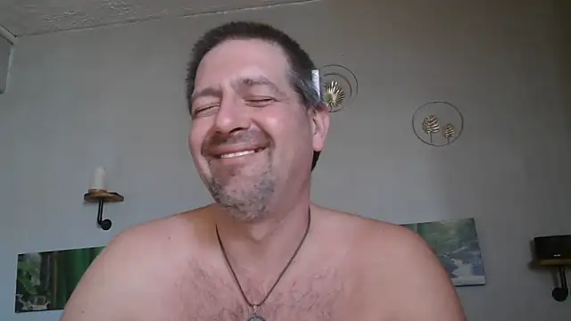 Snapshot of matrikes1 chatting on 03-22-25, 02:47 matrikes1 online show from 03-22-25, 02:47