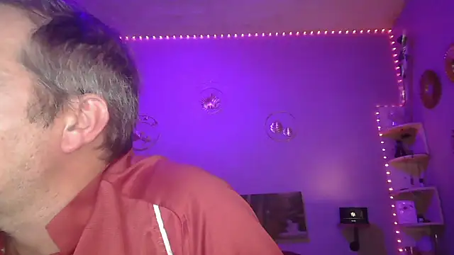 Snapshot of matrikes1 chatting on 09-26-25, 06:12 matrikes1 online show from 09-26-25, 06:12