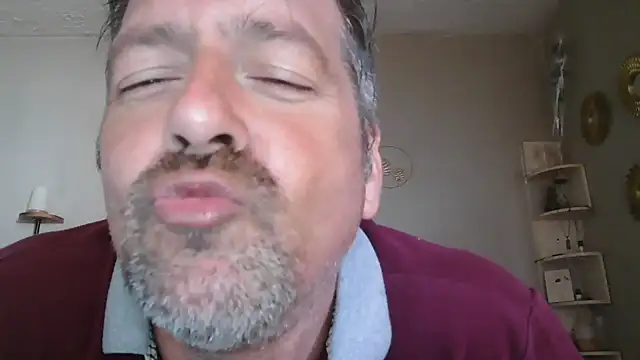 Snapshot of matrikes1 chatting on 09-28-25, 02:00 matrikes1 online show from 09-28-25, 02:00