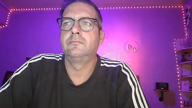 Snapshot of matrikes1 chatting on 11-07-25, 07:25 matrikes1 online show from 11-07-25, 07:25