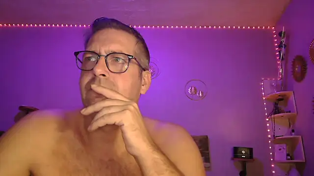 Snapshot of matrikes1 chatting on 11-08-25, 08:40 matrikes1 online show from 11-08-25, 08:40