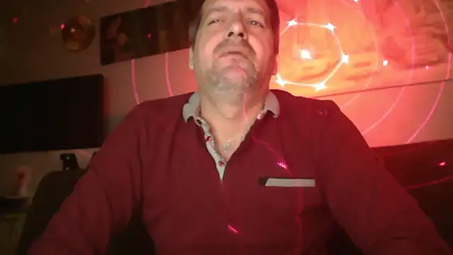 Snapshot of matrikes1 chatting on 01-17-26, 08:01 matrikes1 online show from 01-17-26, 08:01