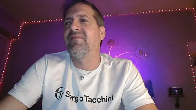 Snapshot of matrikes1 chatting on 02-14-26, 07:32 matrikes1 online show from 02-14-26, 07:32