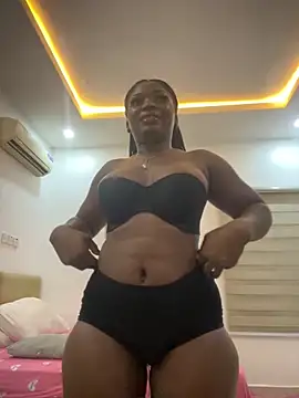 Snapshot of Sweetbootty chatting on 09-28-25, 04:12 Sweetbootty online show from 09-28-25, 04:12