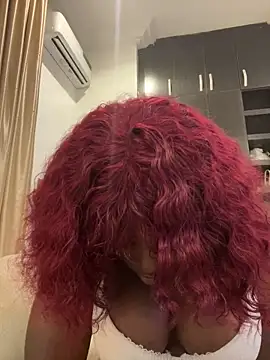 Snapshot of Sweetbootty chatting on 10-12-25, 12:42 Sweetbootty online show from 10-12-25, 12:42