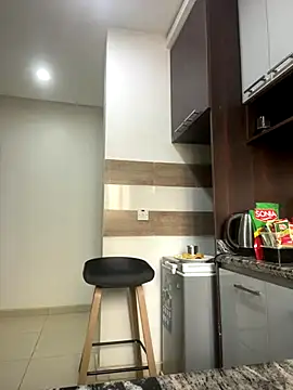 Snapshot of Sweetbootty chatting on 10-24-25, 01:40 Sweetbootty online show from 10-24-25, 01:40