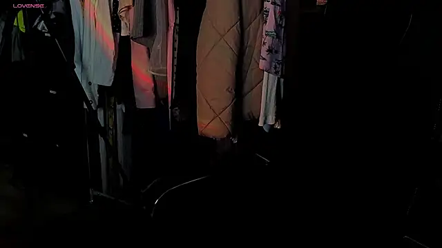 Snapshot of EMMA__CONNOR chatting on 10-12-25, 12:09 EMMA  CONNOR online show from 10-12-25, 12:09