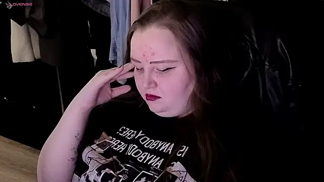 EMMA  CONNOR online show from 11-07-25, 11:05