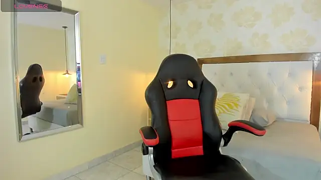 Snapshot of clarisKlein chatting on 02-07-26, 03:43 clarisKlein online show from 02-07-26, 03:43