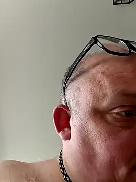 Bibear197511 online show from 10-14-25, 08:26