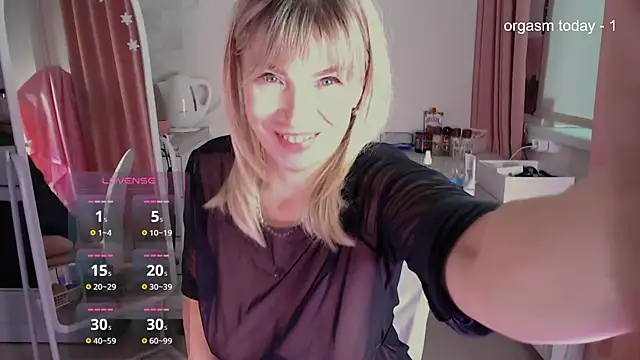 Snapshot of JuliaVilnet chatting on 02-03-25, 08:24 JuliaVilnet online show from 02-03-25, 08:24
