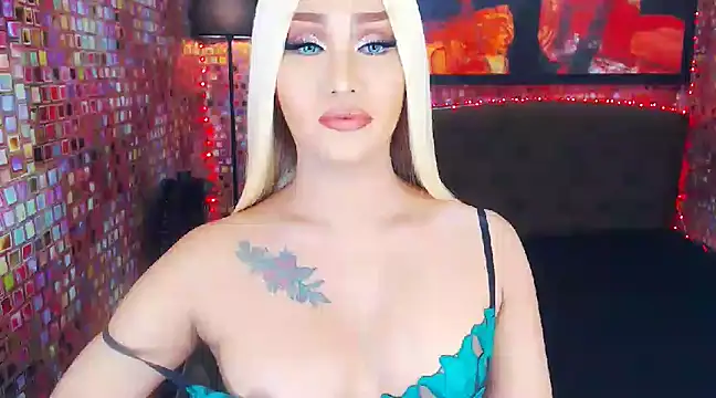 Snapshot of KylieMaxwellCaulfield_TS chatting on 02-12-25, 10:59 KylieMaxwellCaulfield TS online show from 02-12-25, 10:59