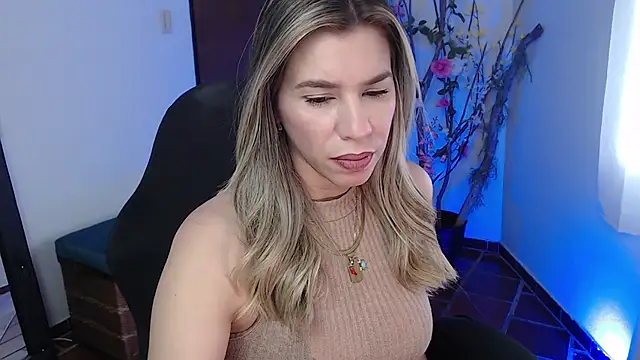 ms sofia x online show from 10-20-25, 03:12