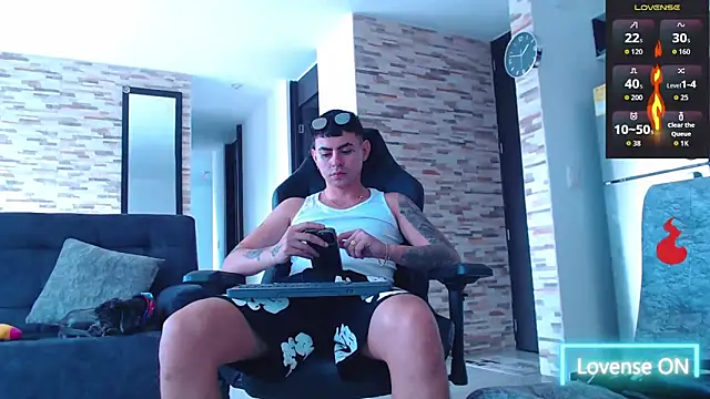 Snapshot of Lobito_xxxl chatting on 11-14-25, 07:12 Lobito xxxl online show from 11-14-25, 07:12