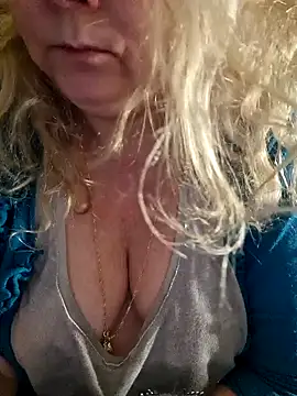 Snapshot of Janahotty chatting on 12-11-24, 10:49 Janahotty online show from 12-11-24, 10:49