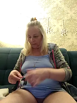 Snapshot of Janahotty chatting on 03-15-25, 11:28 Janahotty online show from 03-15-25, 11:28