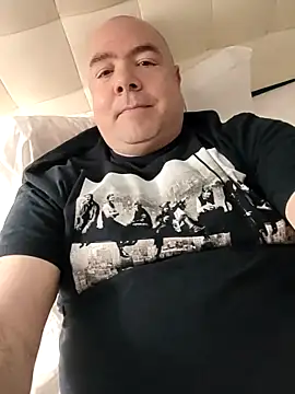 Snapshot of brian4300 chatting on 03-21-25, 03:02 brian4300 online show from 03-21-25, 03:02