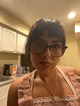 Evie-Luna online show from 10-22-25, 02:45