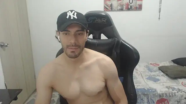 Snapshot of samuelgarcia_ chatting on 07-20-26, 07:00 samuelgarcia online show from 07-20-26, 07:00