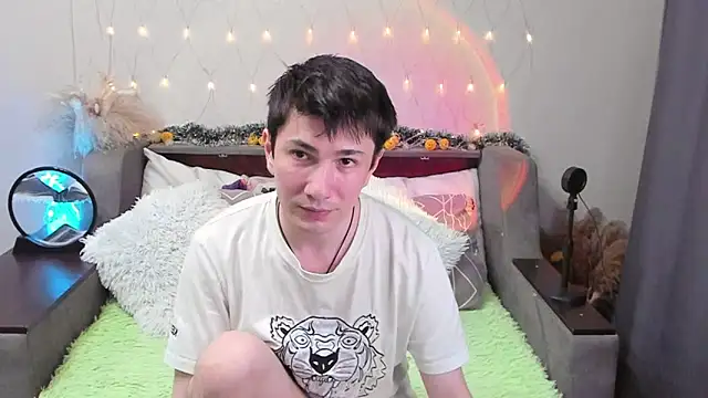 Yumi steve online show from 10-07-25, 05:54