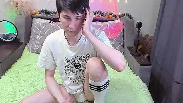 Yumi steve online show from 11-15-25, 03:52